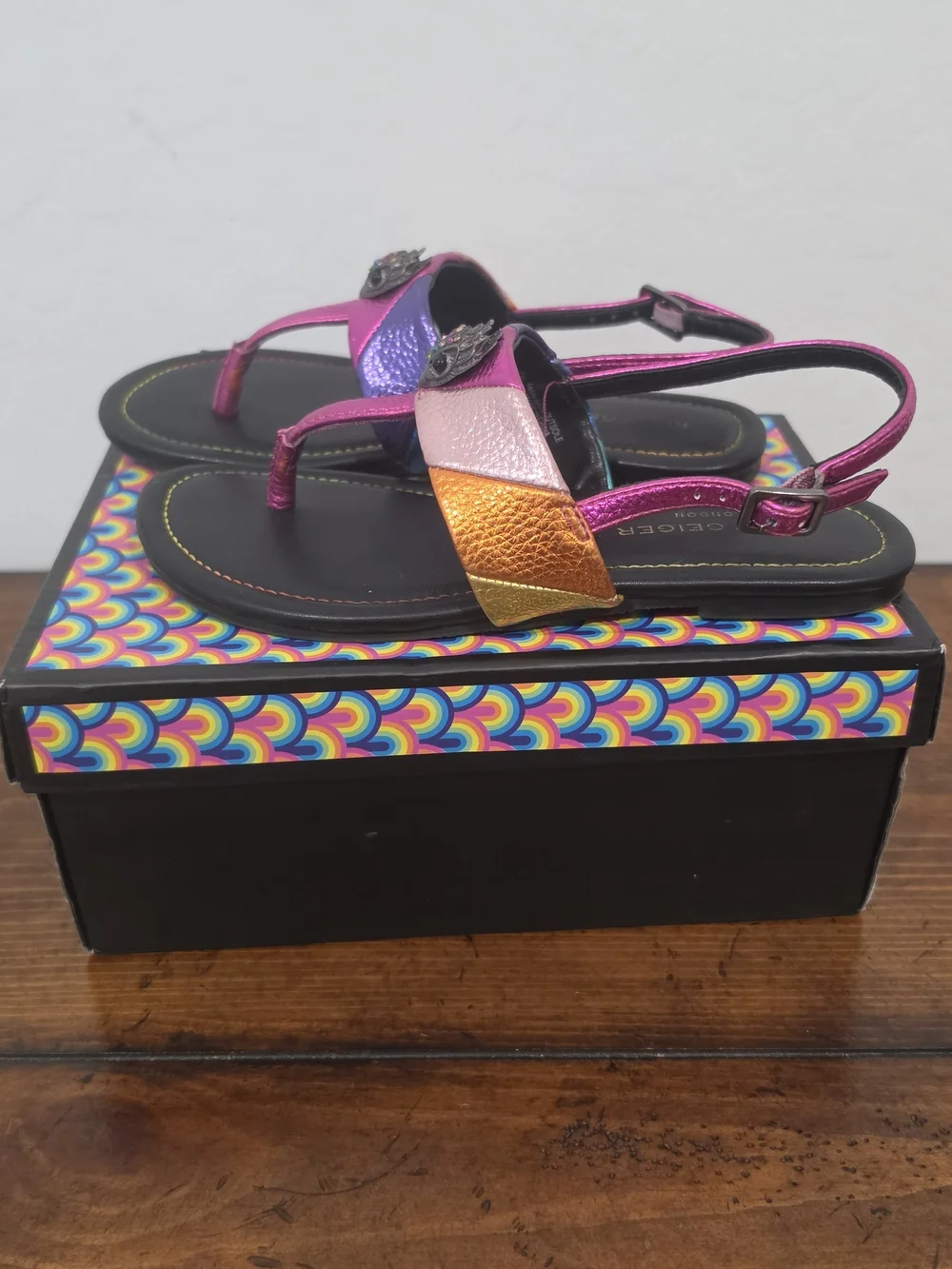 Kurt Geiger Girls Metallic Pink Purple T-Strap Sandals Size 1M NWOB